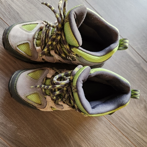 L.L. Bean Kids' Waterproof Trail Model Hiking Boots - Picture 6 of 6